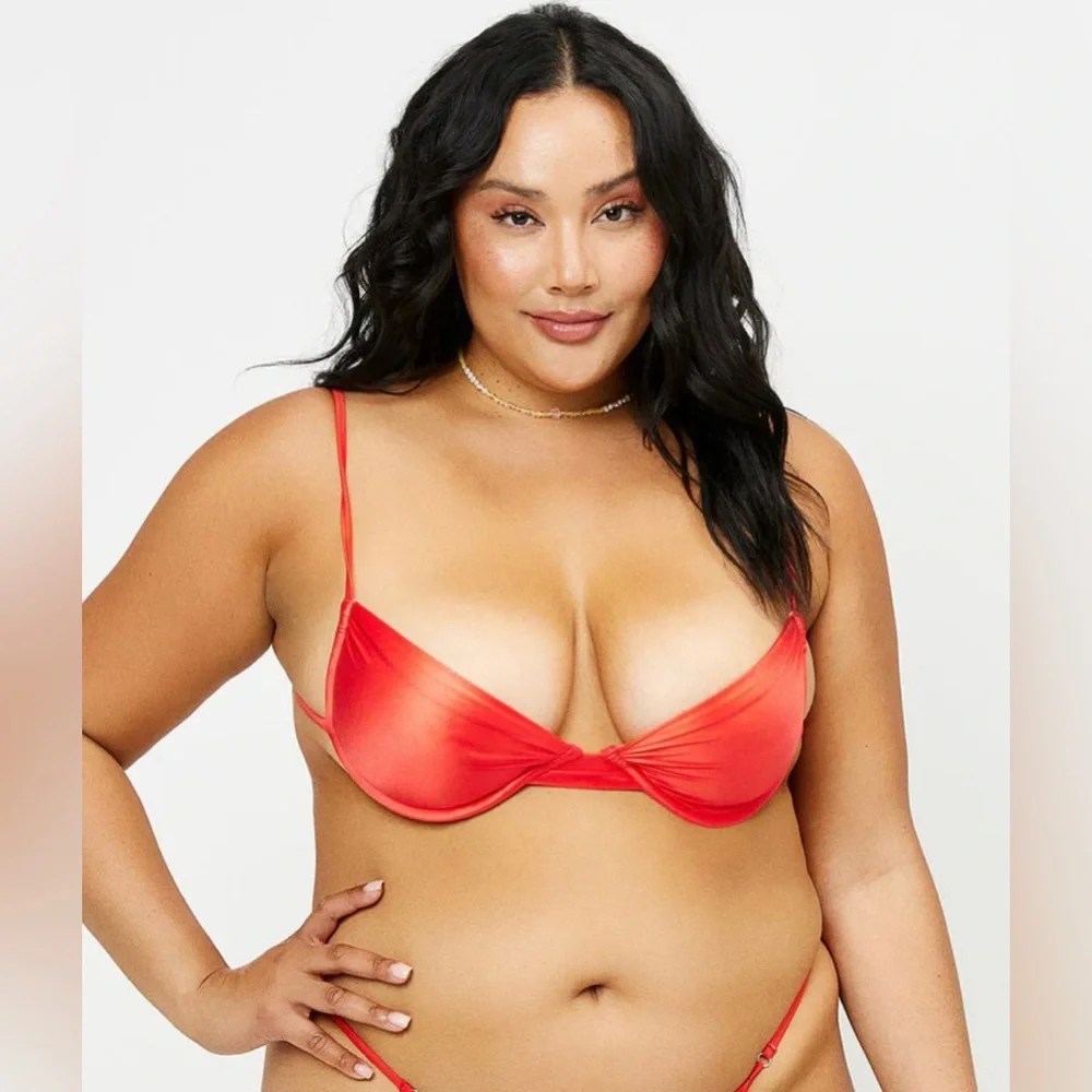 NWT Frankie's Bikinis Maggie Red Bikini Swim Top Size Large (L)